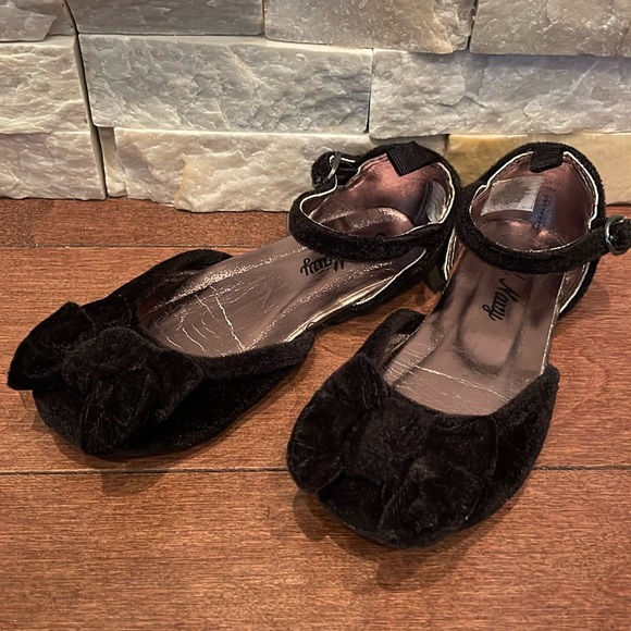 Old Navy toddler dress shoes - Picture 1 of 7